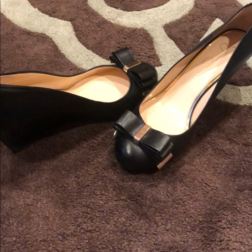 Only worn once! Wedge closed toe leather shoe!